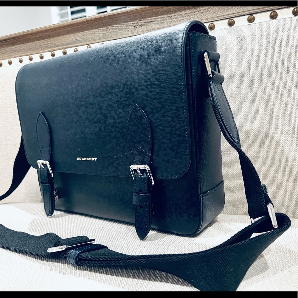 BURBERRY LEATHER BRIEFCASE/MESSENGER + Free Matching Card Case